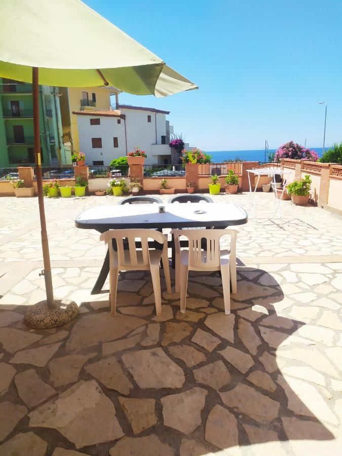 La Terrazza Sul Mare Hotell Marina di Camerota Eksteriør bilde